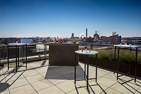 Canopy by Hilton Baltimore Harbor Point