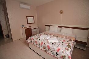 Gold Suite