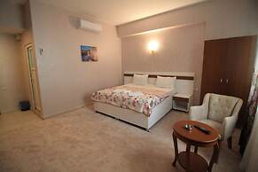 Gold Suite