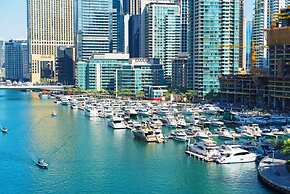 Pelican Stay - Full Marina and Pool View