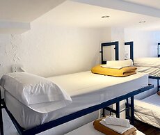 Y Hostel - Albergue Juvenil