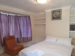 Elegant 3 Bed house walk Wembley stadium