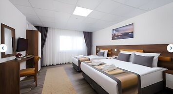 River Elite Hotel & Spa