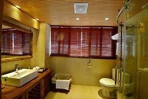 Lijiang Seven Island Resort