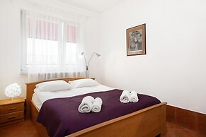 Bluszczanska 76/147