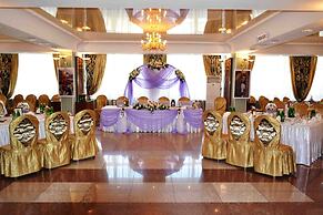 AMAKS Congress Hotel