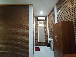 Genthong Homestay - Hostel