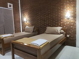 Genthong Homestay - Hostel