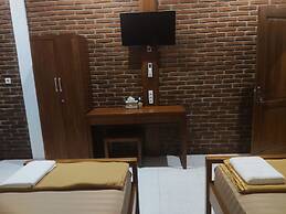 Genthong Homestay - Hostel