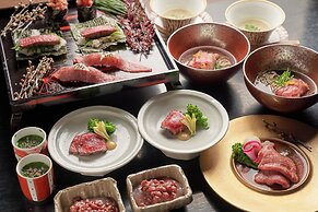 Nazuna Kyoto Tsubaki St.