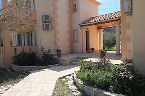 Villa Agrilida