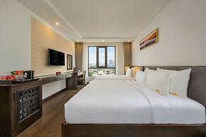 Santa Luxury Hotel