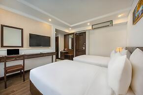 Santa Luxury Hotel