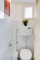 1 Bedroom Apartment With Balcony