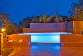 Thalia Cottage