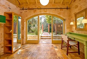 Thalia Cottage
