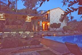 Thalia Estate