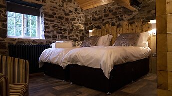 Trail Lodge