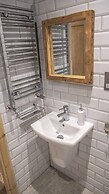 Trail Lodge