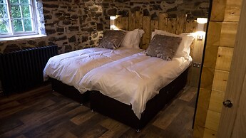 Trail Lodge