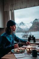 Private Cozy House by the Fjord