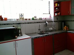 Shanell House - Hostel
