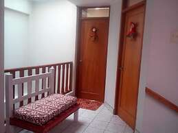 Shanell House - Hostel