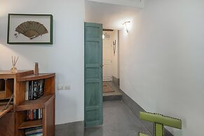 Riad Le J