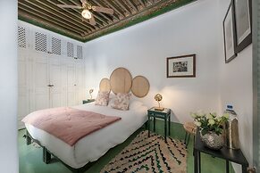 Riad Le J