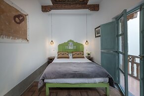 Riad Le J
