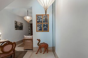 Riad Le J