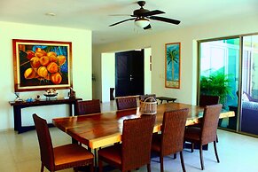 Box Cay Luxury Ocean Front Villa