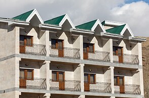 Alaska Resort