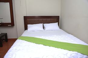 Hak Mall Suites