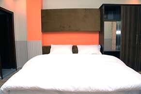 Hak Mall Suites