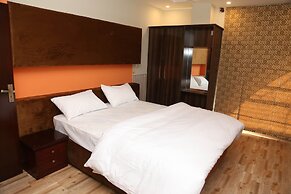 Hak Mall Suites