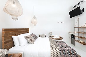 Igloo Beach Lodge