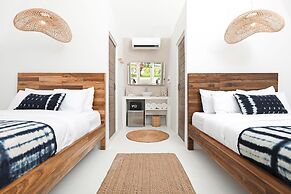 Igloo Beach Lodge