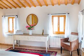 Home set in Olive Grove With Stunning Views