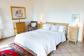 Home set in Olive Grove With Stunning Views