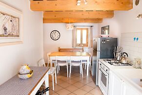 Home set in Olive Grove With Stunning Views