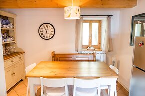 Home set in Olive Grove With Stunning Views