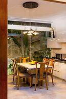 Maneh Villa
