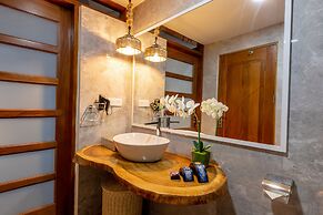 Maneh Villa