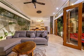 Maneh Villa
