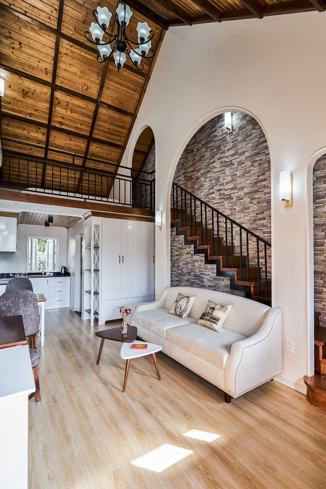 Little Colmar - Homestay & Pottery Studio