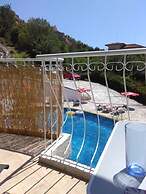 Stunning Beach Apart-sleeps 5! Pool & Sea Views!