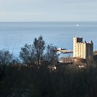 Stunning Beach Apart-sleeps 5! Pool & Sea Views!