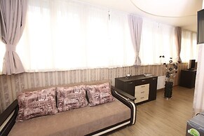 Hotel Monarch