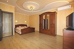 Hotel Monarch